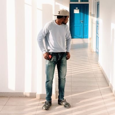 Study Computer Science in the University and Software Engineering @alx  | Java  Spring Boot Developer | follow me let's interact on my coding journey ❤️👨🏿‍💻