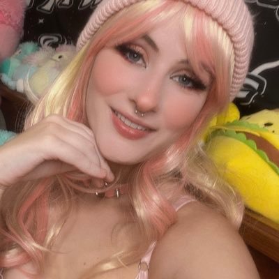 ୨୧ 25 ( ´ ∀ ` )ﾉ 🌸 she/her 🌸 mostly WoW 🌸 transmog enthusiast ୨୧