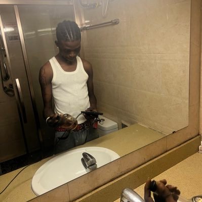 Badboi_wealth_1's profile picture. learning life🎱🅿️✝️