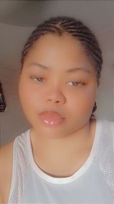 QueenEs20997153's profile picture. am a light skin girl with vibe