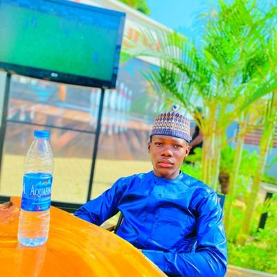 toheeb_ism36438's profile picture. Do not let your background put your back to the ground