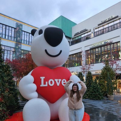 HiddenMuses's profile picture. just floating around