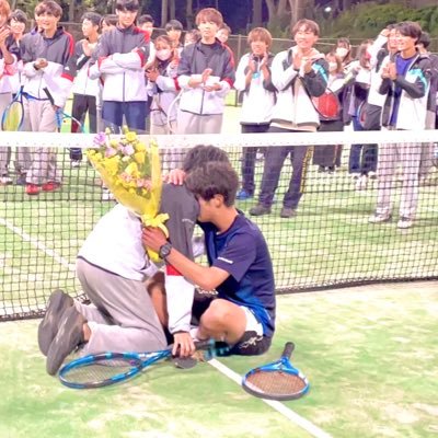 東大4大テニスサークル🎾のひとつ、東大レモンスマッシュのお茶大生向け新歓アカウントです🍵東京大学・お茶の水女子大学・日本女子大学の学生約100名で構成される、今年で50周年を迎える歴史あるサークルです!! #春からお茶大 #春からお茶女 #お茶大サークル 2025年度の新歓情報はこちら→ @Lsm_ocha2025