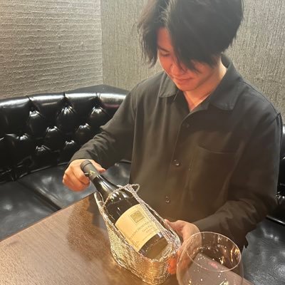 錦糸町徒歩5分の白ブルゴーニュワイン専門バー🍷@blancdeblancsk/日本一ワインに慣れ親しんでいない人の気持ちがわかるワインバー店長です。 フリーランスで不動産仲介もしています。関東近辺で賃貸物件探してる人は気軽にDMください🏠SEOライター2年/ポーカー強くなりたい/今年の目標宅建合格