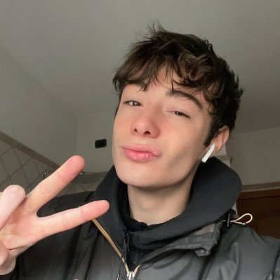 m_paavaa's profile picture. 