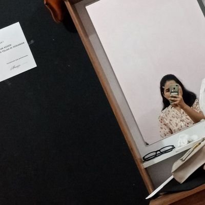 Hidup memang banyak cobaan, kalau sedikit namanya cobain.