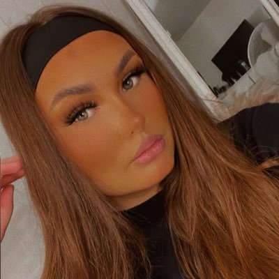 25 | UK 🦋