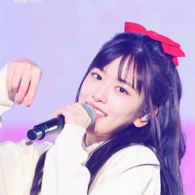 #안유진 ✮⋆˙ #선물찾아왔예인