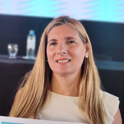 ✨ Te ayudo a ordenar tus finanzas, proteger a tu familia y hacer crecer tu dinero haciendo una buena 📊 Planificación financiera
🔗 Asesoría personalizada