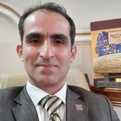 «علی(اردشیر) زارعان شیروانه ده» را از طریق تز ارشد شجاعانهاش شناختم. به نظرم دلیل به حبس افکندنش، صراحتش در ارائه راهکار نجات ایران است: ابرسامانه پادشاهی.