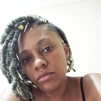 Ela é marrenta mas tem o coração mole.
Instagram: @imaaybittencourt_
Tik Tok: @ _Its_Maay_