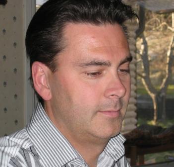 Kille i mogen ålder. Stora intressen är mat&vin och finansiella instrument. Önskedröm: att livnära sig som trader.
