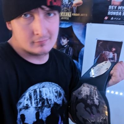 Twitch Streamer follow me at 
https://t.co/ZPBwVoPKwu

Pro Wrestler in training

I'm a cool person to know