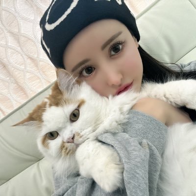 いじってないところないです🥺🫶152㎝36、7㌔骨格ウェーブ🍐ブルベ夏🌻33歳主婦👨👩👦👦子育てで疲れ果てた身体に鞭を打ちながら若作り頑張ってます✌️切開リフト、鼻4回目予定🗓️🐱×5 ISTJ-A