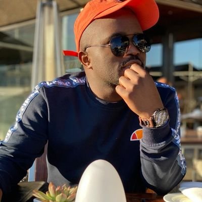 Xolani_Dlangisa's profile picture. I write bugs, then fix them later.