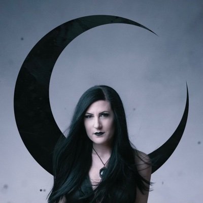 Romanian-Celt ✨🌑🍀 Writer of dark, heavy tunes. Singer/Harpist. Host at @WitchfulPodcast - @AudioTechniCAN Artist - New Album on Patreon! XVX