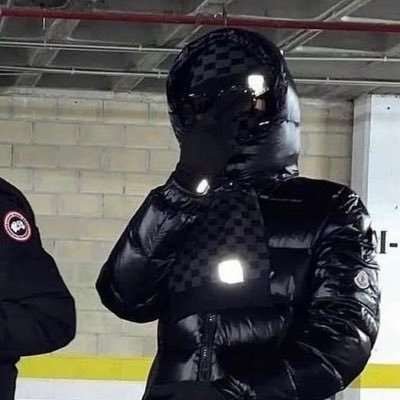6lockexe's profile picture. 🥷🏻
emre 
bodrum