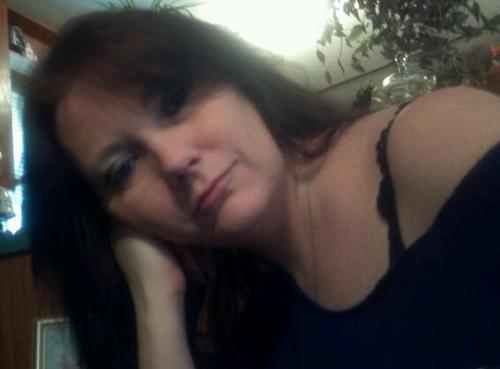 I have 3 wonderful daughters & a wonderful man in my life. I like horseback riding, paranormal, spending time w/family and friends. I like meeting new people!