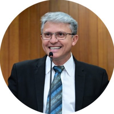 Cristão, casado com Rosângela Santana Vereador eleito com 9.323 votos 2ºVice-Presidente da Câmara Mun. de Goiânia, Membro da CECCT e CDI.