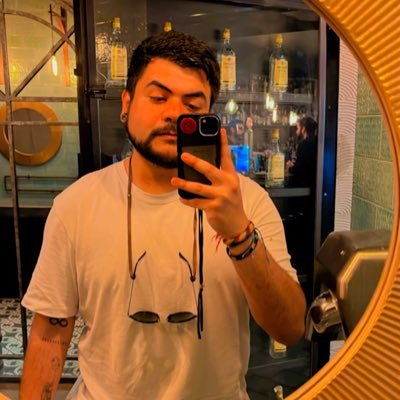 Jp__ortega's profile picture. Ing. Comercial• Fotógrafo aficionado • amante de la música y la lectura! • Prototipo de humano feliz • sé tres idiomas •