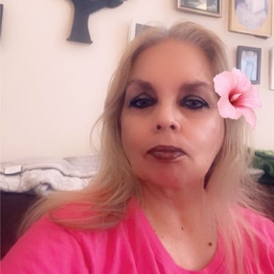 Mom of 2, Grandma to 7 3Boys 4Girls 💙❤, I Am A Strong Woman Because A Strong Woman Raised Me #DALLASCOWBOYS✭🏈 #Music 🎶 #WWE #TeamCancer♋ Dog/bird Mom 🐦‍⬛🐶