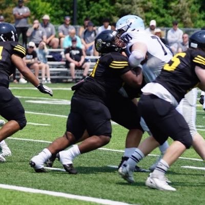 Co’ 24/25 | Bishop Tonnos CSS Titans 🇨🇦 AP Blocker/DT #51 | AAA Hamilton Varsity Jr. Ti-cats G/C #51 | 95% avg | 5’10 235lbs | Email: Zephi.brooks@outlook.com