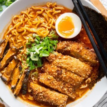 東京料理が大好きで、ラーメンなどの食べ物も大好きで、日本酒も大好きです。 なぜか一度飲むと好きになってしまいます。 気軽にフォローして仲良くしてください。
無言フォローしてたらごめんなさい