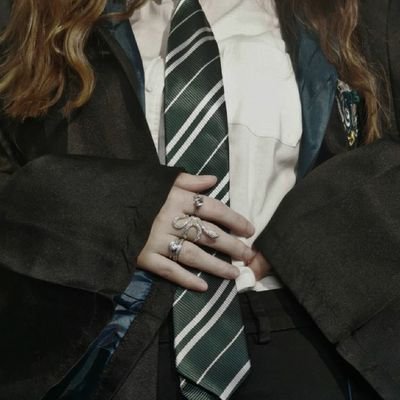 🐍She/Her 💚 Potterhead🌹YouTuber 🍏 ifb most 🍉 ❝Hogwarts is my home❞ 🤍 ✧Main: @RxyaleRxseYT