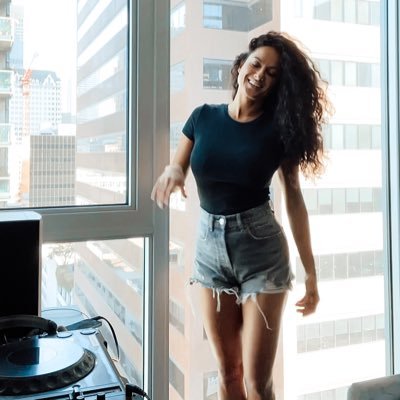 @lasunspraytan ☀️ Former DJ/Producer • Deep • Tech • House https://t.co/7DW4SBQU0a 🎧
Stocks / Options / Futures 💎