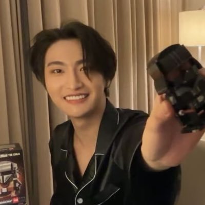 senghwx's profile picture. amargo, retruco y ateez carajo