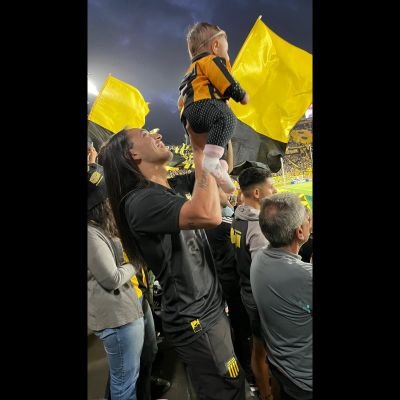 Hincha y socio del Club Atlético Peñarol💛🖤
132 Años de Gloria💛