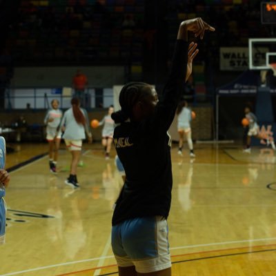 BrookeCyndae's profile picture. 5’9|C/O 2025|🏀|JamesClemensHighSchool