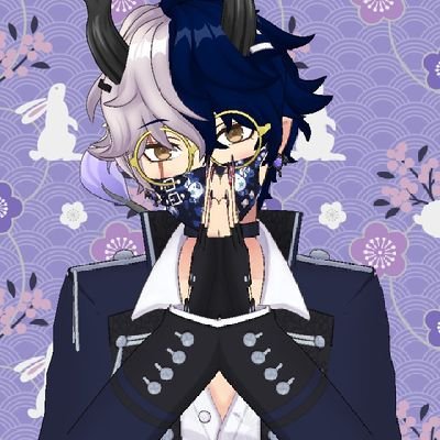 A social butterfly people may say i am...
Nah I'm just a butterfly who likes to sing :3