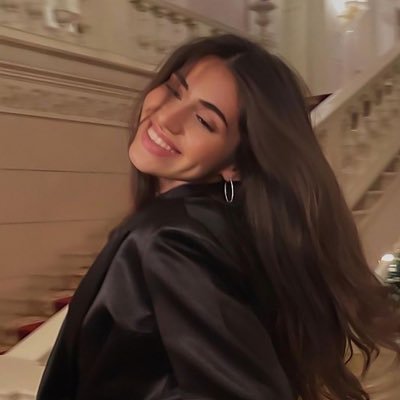 vestgrlz's profile picture. — vestibulanda de direito ☕️