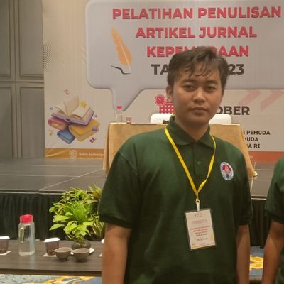 Penikmat Pengetahuan, Sedang Belajar Menurunkan Ego :)