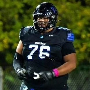 Shorewood High School '25
Shorewood Football #76
gaurd,center,nose gaurd 
6,3