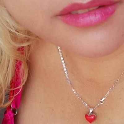 karenyeruti's profile picture. Masajes y algo más