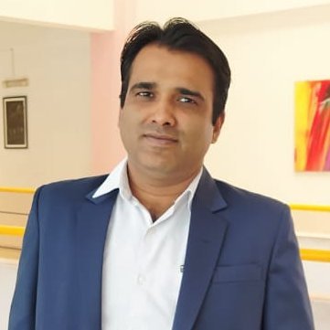 imNishantRanjan's profile picture. "जीवन का मोह, और मृत्यु का भय, सब घोल, पी जाने आया हूँ।
इस आदि और अंत के बीच को, आज जी जाने आया हूँ" ~ निशांत रंजन