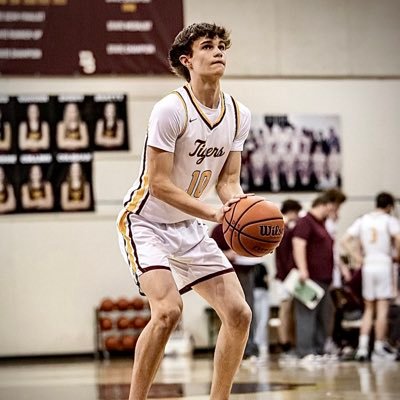 Dripping Springs ‘25 Basketball 6’3 SF District 26-6A GPA-4.3