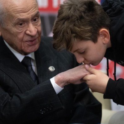 Halk Sağ Gen Müd-Geçmişte MHP Mamak İlçe Başk.Yard ve MHP Ank İl Yöneticisi-MHP Siyaset Ve Liderlik Okulu-İst Ünv Sosyoloji-Siyaset Bilm ve Kamu Yön Yük.Lisans