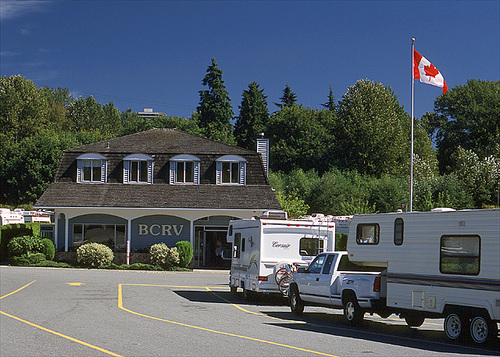 Vancouver's deluxe RV Park. Full hook-up sites for any size RV. Indoor pool, jacuzzi, guided tours. On transit route. Central to Vancouver attractions