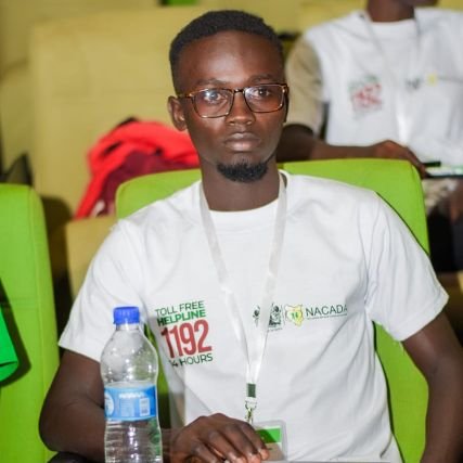 A passionate human rights advocate and experienced facilitator. My mission is to empower and inspire positive behavioral change among young people.