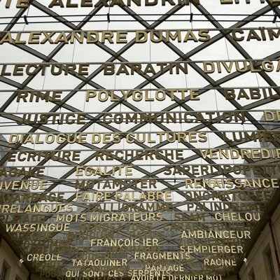 RdeRougegorge's profile picture. Enseignant de mots et de bons mots