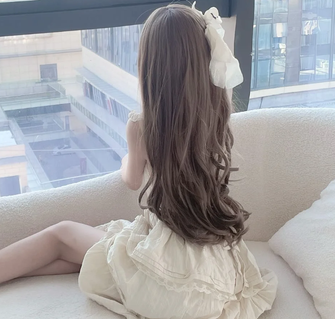 Sesheigh136153's profile picture. 我问你在哪里，在做什么，并不是想窥探你。而是想通过一次又一次的答案，拼凑还原出一个我并不了解的，你的生活和世界。