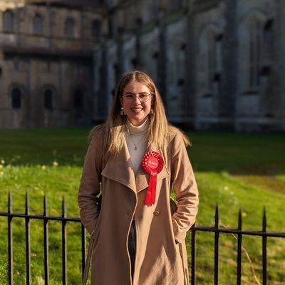 Communications Associate Director. Labour PPC for Winchester🌹