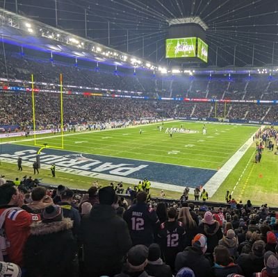 enluxx's profile picture. 𝟮𝗵𝗲𝗮𝘃𝘆