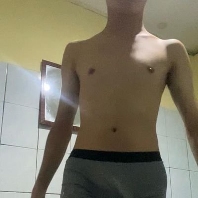 Im Childish and Clingy, Also attract to Chub/Cub Stocky Pure Top 🏳️‍🌈 Wanna be my buddy or FWB? Handle it carefully and enjoy it. Dont ignore me.