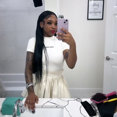 thaarealmariii's profile picture. 