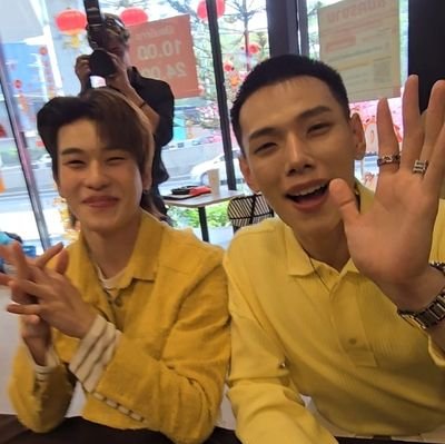 เปิดเพื่อลงรูปและภาพของศิลปินที่น่ารักของเรา.อยากแชร์ความน่ารักของต้าห์อู๋ออฟโรด