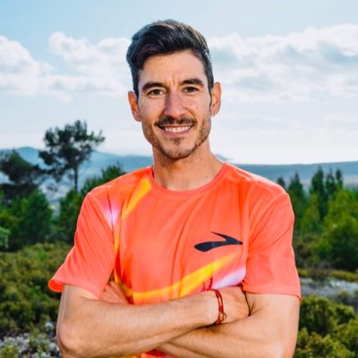 𝙋𝙧𝙤 𝙖𝙩𝙝𝙡𝙚𝙩𝙚 @brooksrunning 🥉World Championship Trail Uphill. 🥇🥇Campeón España Trail Classic. ⏱️Half 1h04’ & 10KM 29’39 “From the road to mountains”